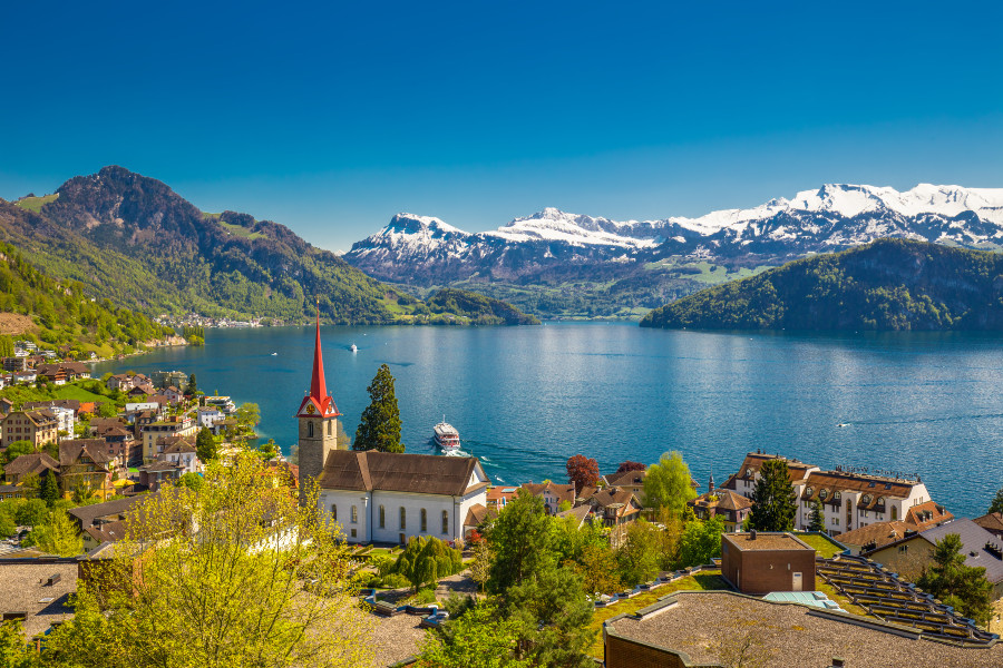 Das idyllische Dorf Weggis am Vierwaldstättersee Vierwaldstättersee Weggis